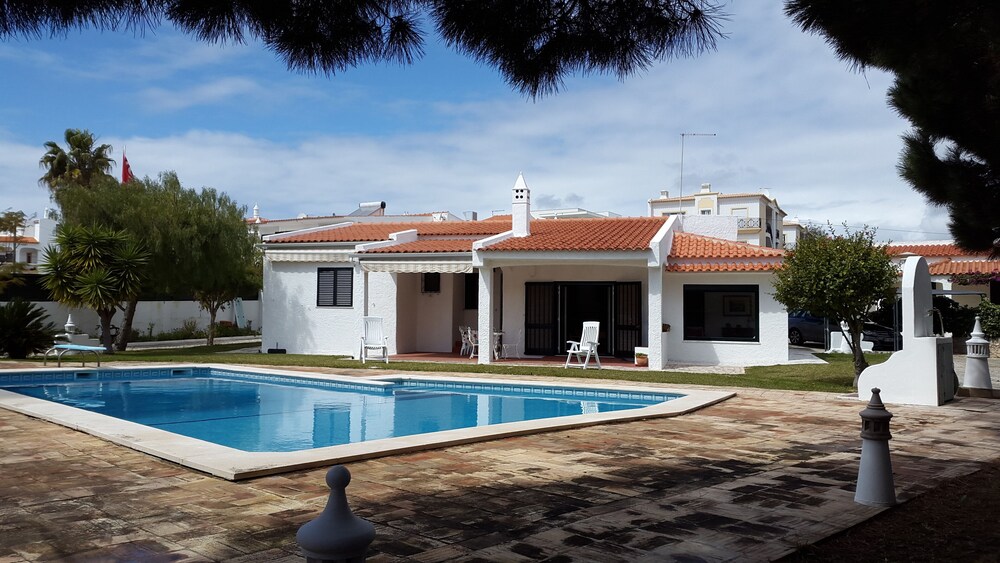 Holiday House - 6 - 8 People, 600 M From 2 Beaches; 300 M Nightlife - Albufeira
