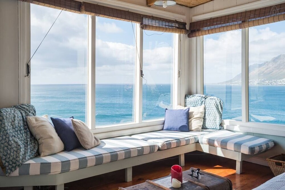 Whale Cove Cottage - Watch The Ocean From Your Bed - Cape Town