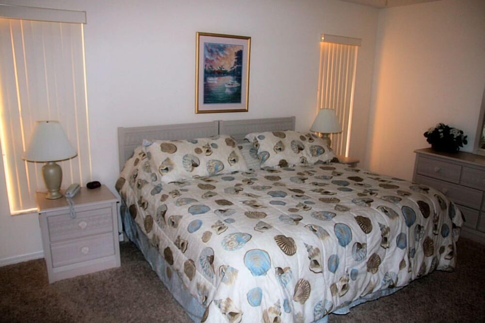 Villa De 4 Dormitorios Con Piscina Climatizada Solar - Beverly Hills, FL