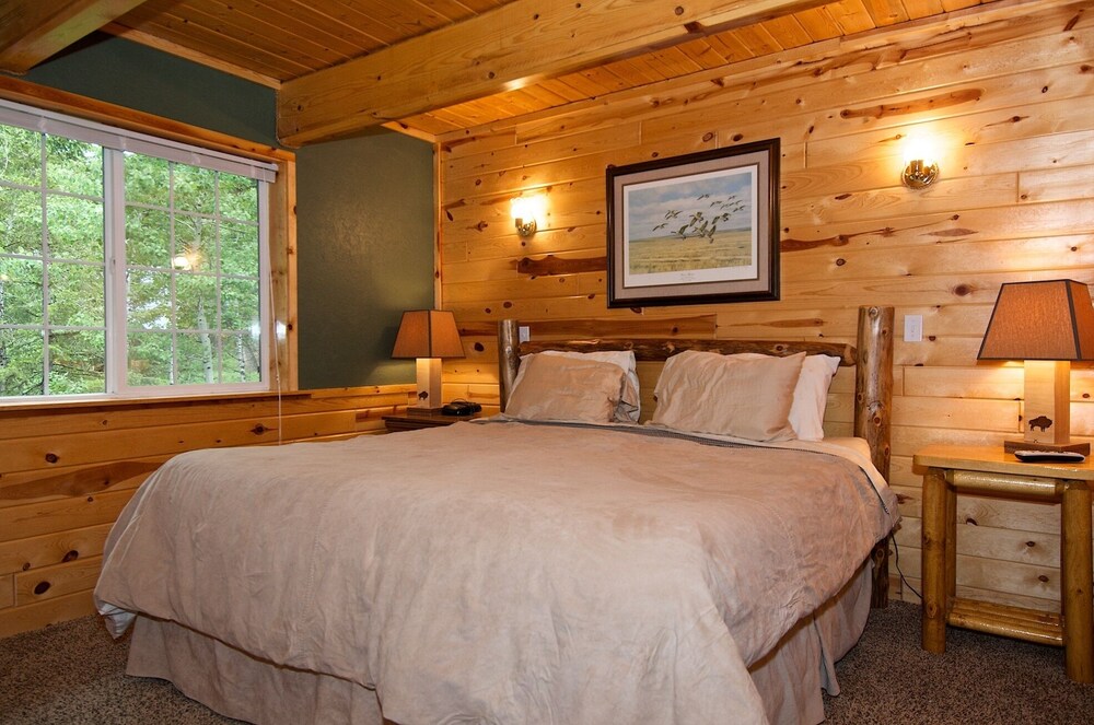 Kabino: Luxury Mountain Lodge Hot Tub Close To Yellowstone And Harriman Park Grill Wifi - Island Park, ID
