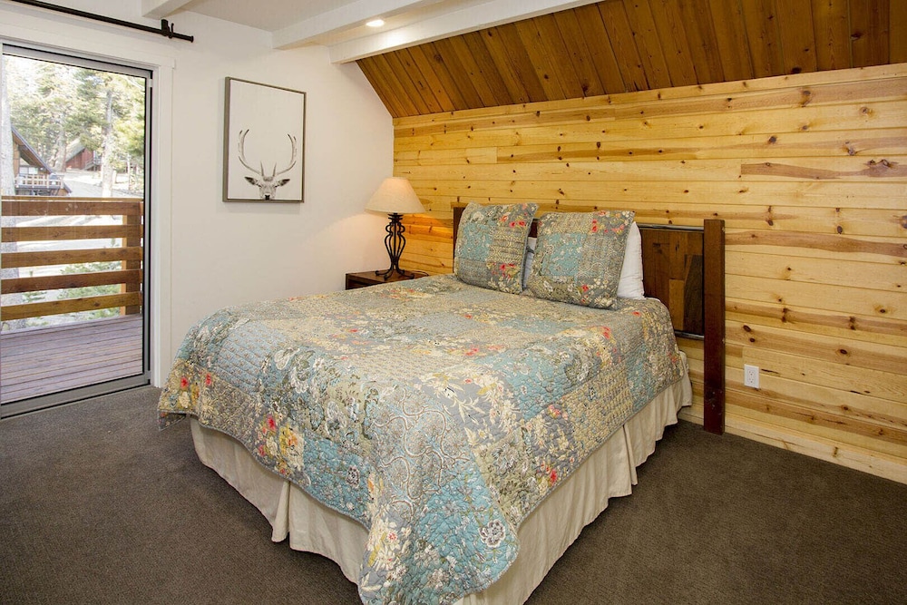 Chalet #19, Closest Chalet To The Gondola 5 Bedroo - Mammoth Mountain, CA