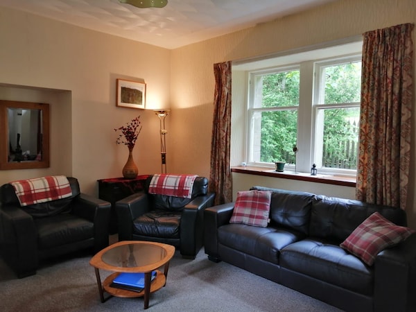 The Maid's House, Carmichael Country Cottages. 4 Star Comfortable Cottage On Rural Estate - Biggar
