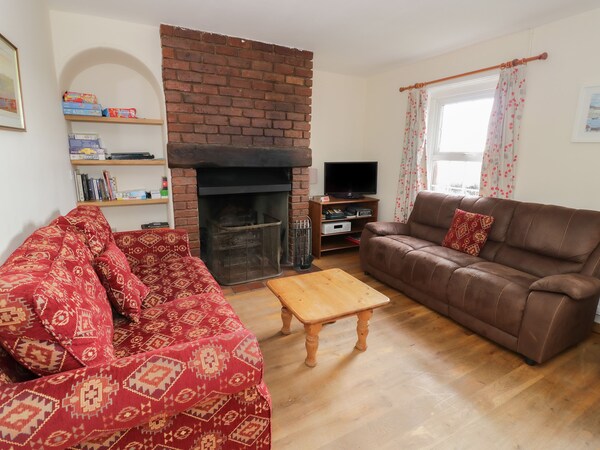 Durstone Cottage, Pet Friendly, With Open Fire In Pencombe - West Midlands