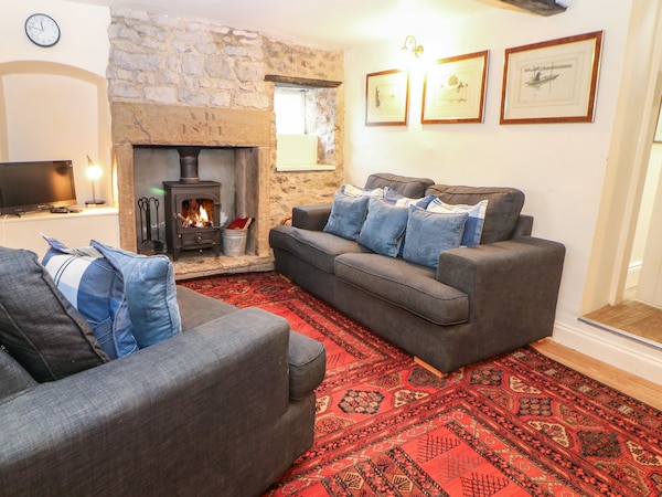 Lees Farm, Pet Friendly, Character Holiday Cottage In Priestcliffe - Monyash