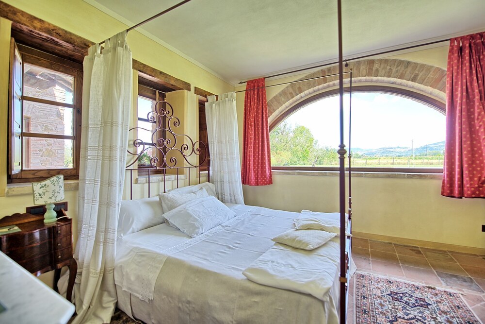 Villa Assisi - Villa Vacanze Con Piscina Ad Assisi - Bastia Umbra