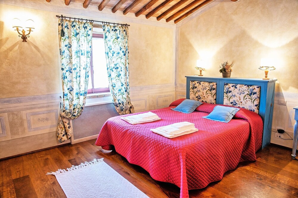 Wonderful Private Villa With A/c, Wifi, Hot Tub, Private Pool, Tv, Patio, Close To San Gimignano - Poggibonsi