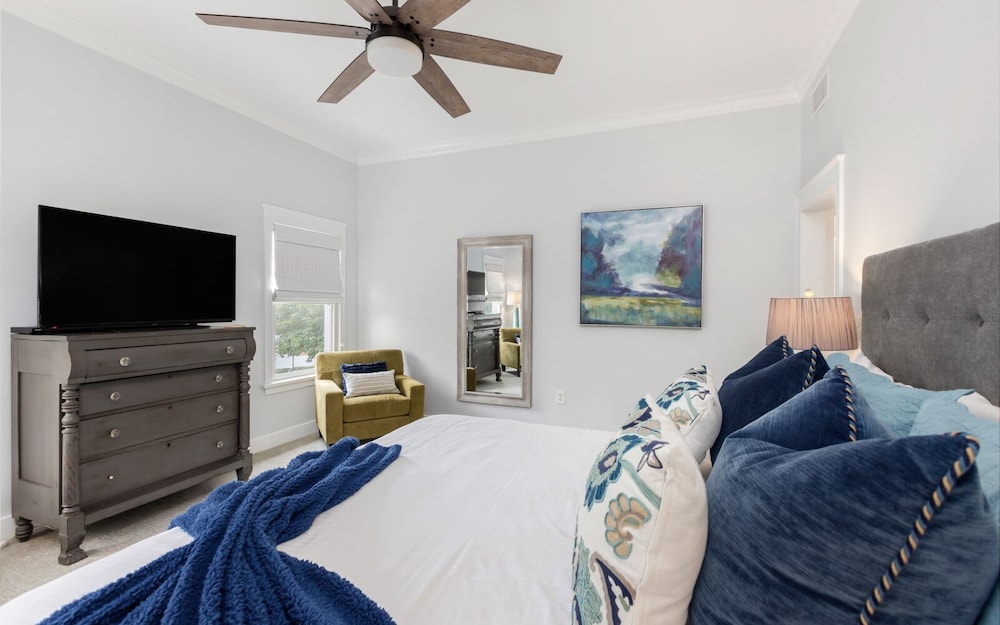 Park Place - Park District Newly Renovated Watercolor Condo With 2 Bikes! - Seagrove Beach, FL
