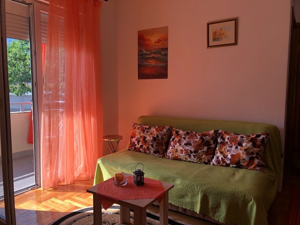 Sunny Apartment With Balcony - 布德瓦