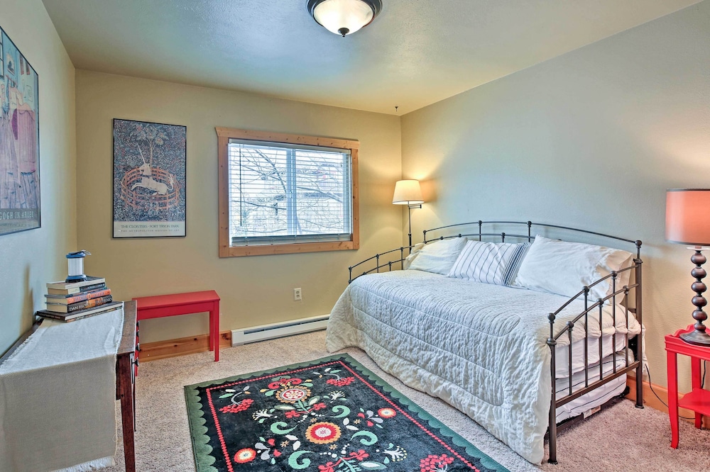 Dog-Friendly Townhome with Yard, Walk to DTWN Frisco! - Frisco, CO