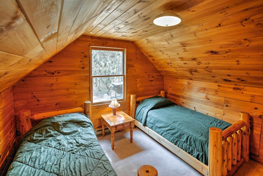 Private South Boardman Cabin On 10 Forest Acres! - Kalkaska, MI