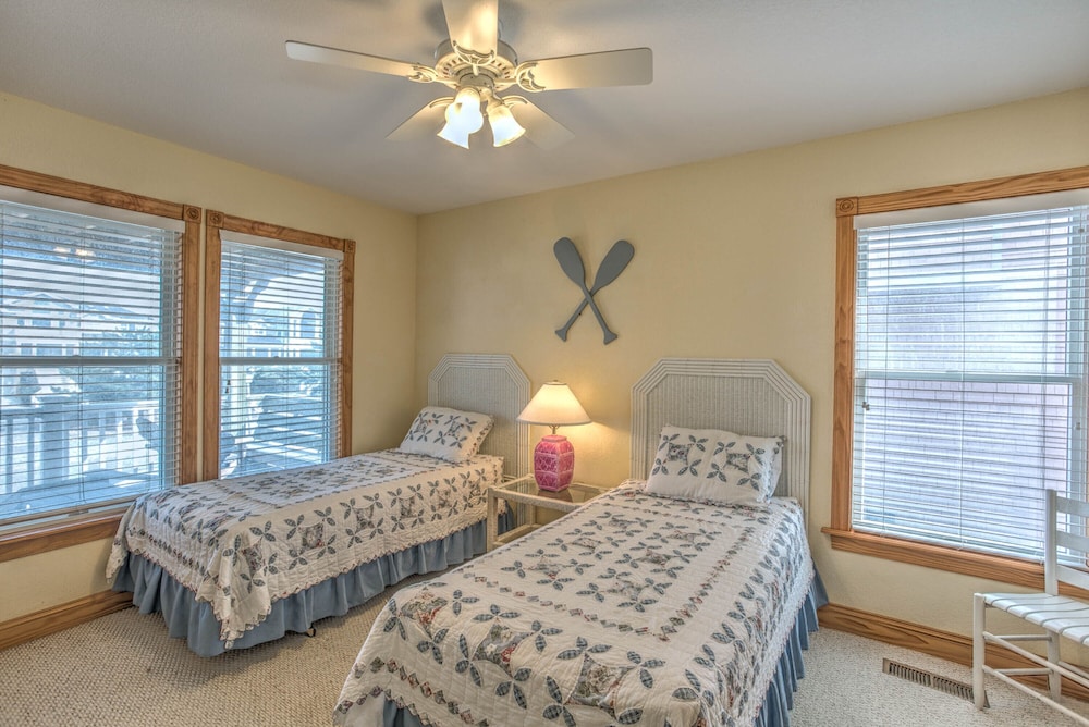 K1152 Cape May. Private Pool, Hot Tub, Elevator, Pets Allowed! - Nags Head, NC