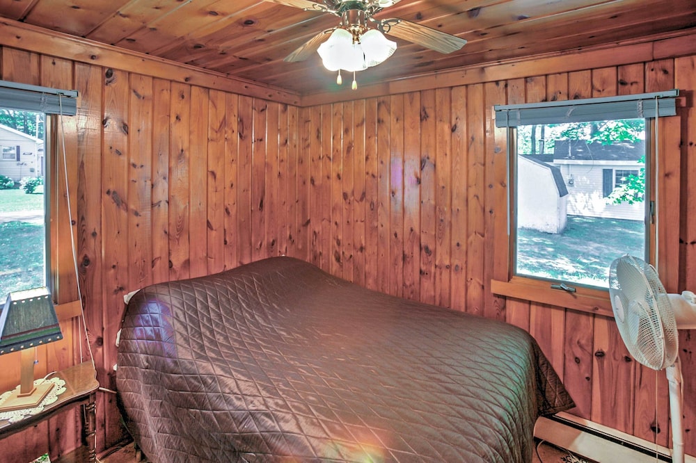 Cozy Lakefront Hale Cabin With Access To Boat Ramp! - Michigan