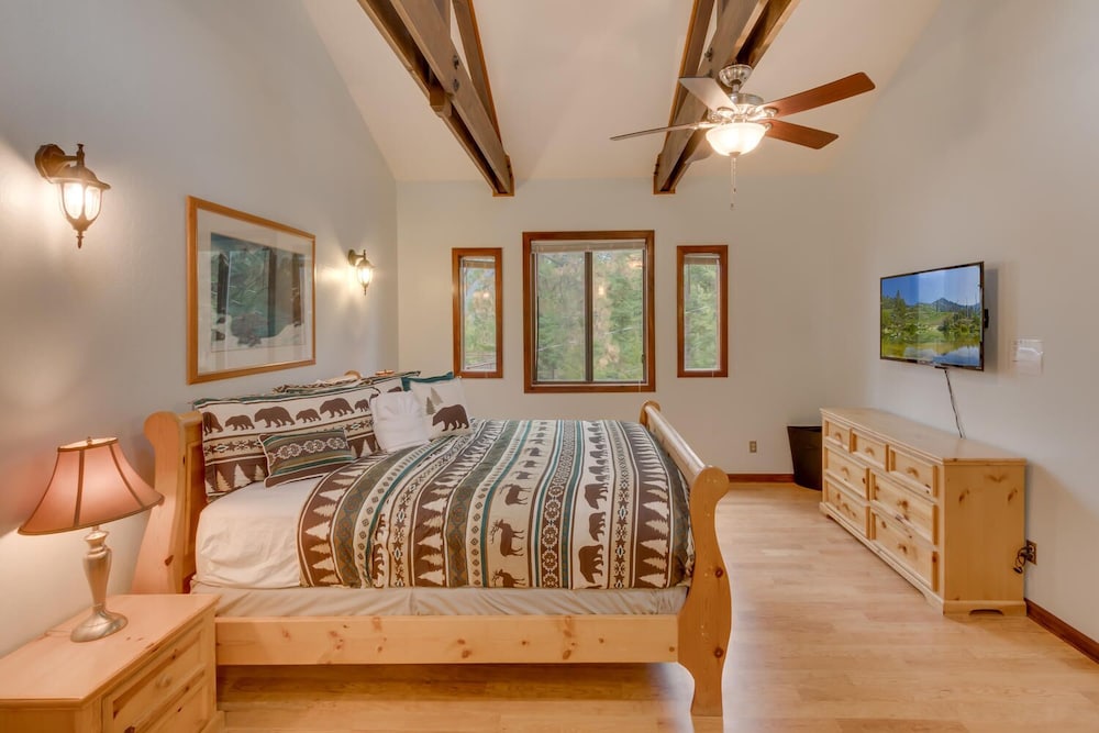 Zephyr Heights Lodge (Zc647), Lake Tahoe Retreat With Hot Tub & Views - Zephyr Cove, NV