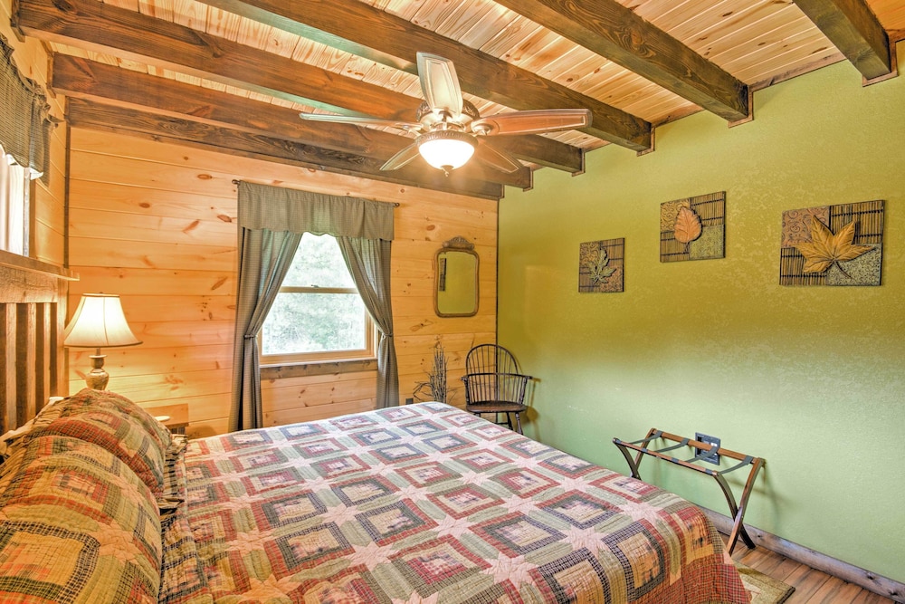 Gezellige ‘Fox Ridge Cabin’ Op 4 Acres W / Hot Tub! - Cherokee, NC