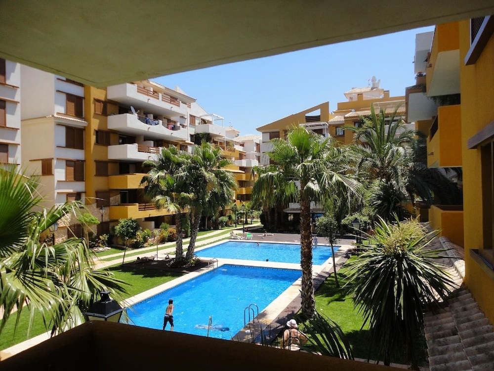 Luxury By The Sea: Spacious Apartment (4 People), Sea View - Last Minute Deal - San Miguel de Salinas