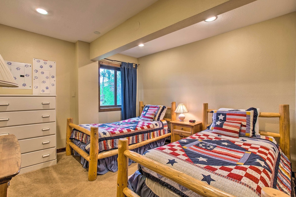 Sprawling Fraser Cabin with Hot Tub, Deck & WiFi! - Winter Park, CO