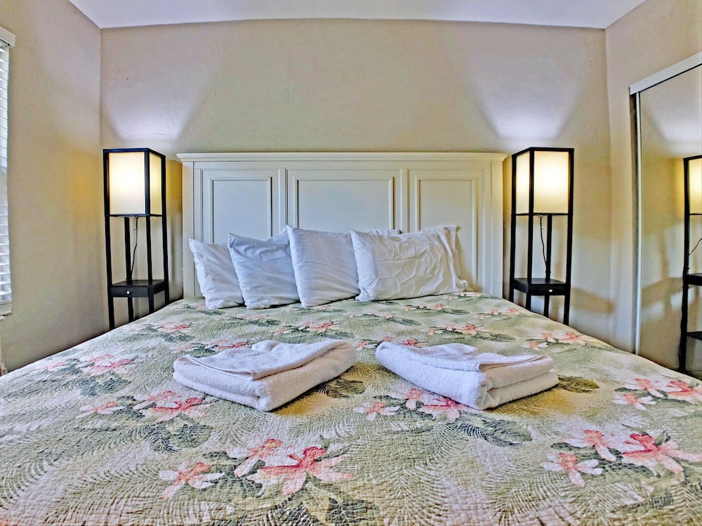 Siesta Heron Suites & Villas - Sarasota, FL