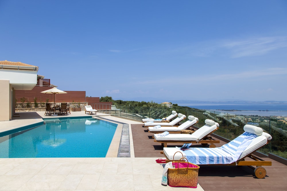 Villa Melia W/ Private Pool Ideal For Large Groups - Lefkada