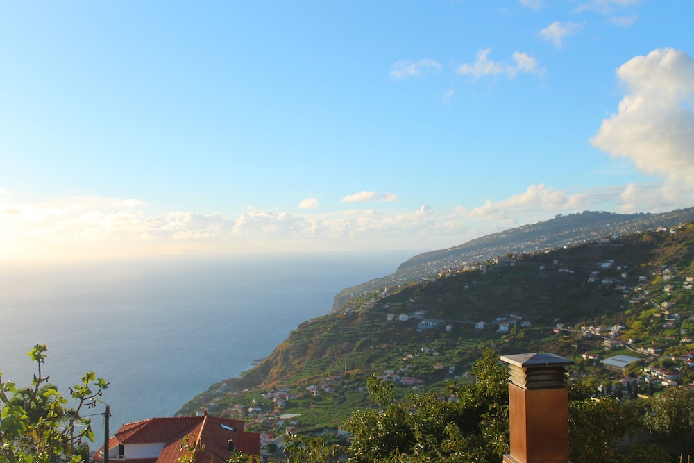 Achada Hillside & Ocean View Apartment With Free Wifi In Arco Da Calheta - Madeira Island
