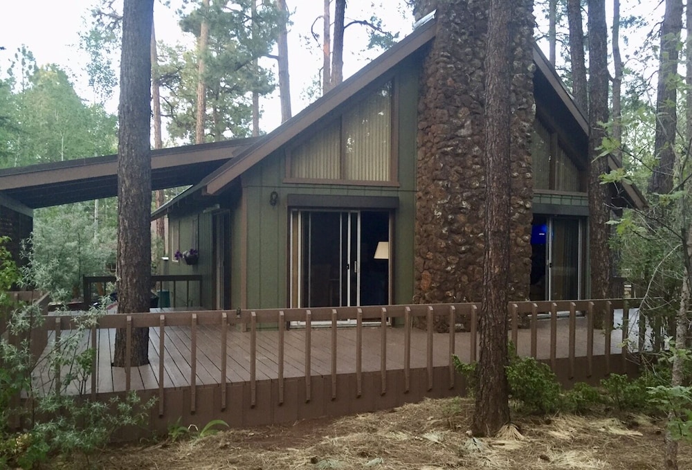 Charming Mountain Bungalow Away From The Noise Of The City And Everyday Life. - Pinetop-Lakeside, AZ