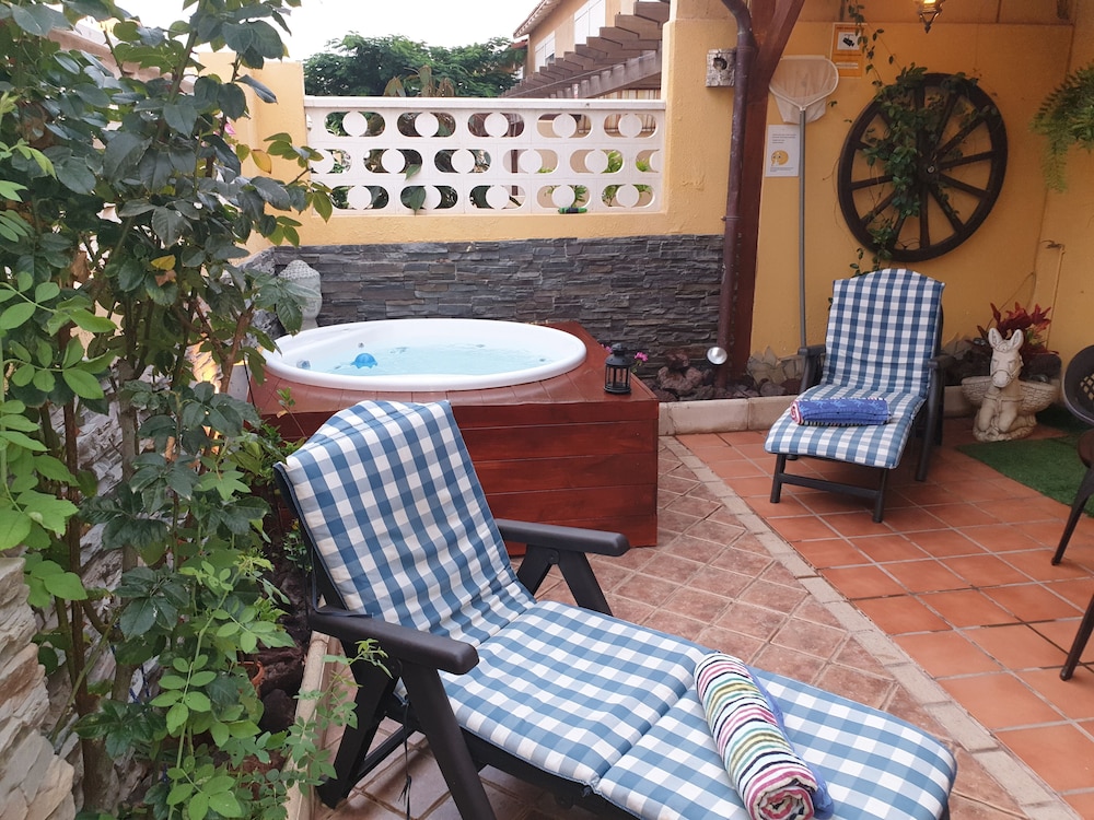 Magnificent Spacious And Comfortable House - Accommodation - Arona