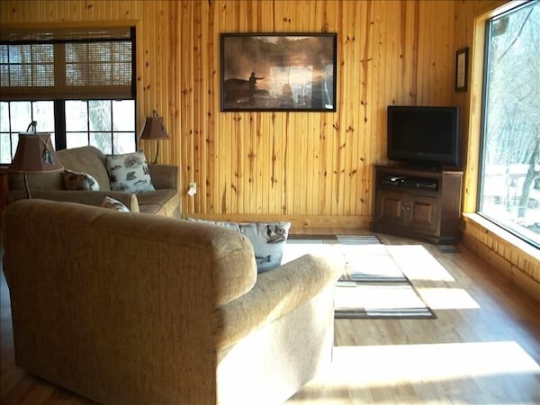 White River Get Away Cabin (Norfork) - River Frontage - Open All Year - Arkansas