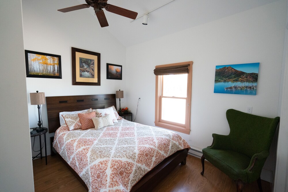 Cozy Ravens "Nest", Perfect View Porch On Main In Town! Walk To All Events!. - Westcliffe, CO