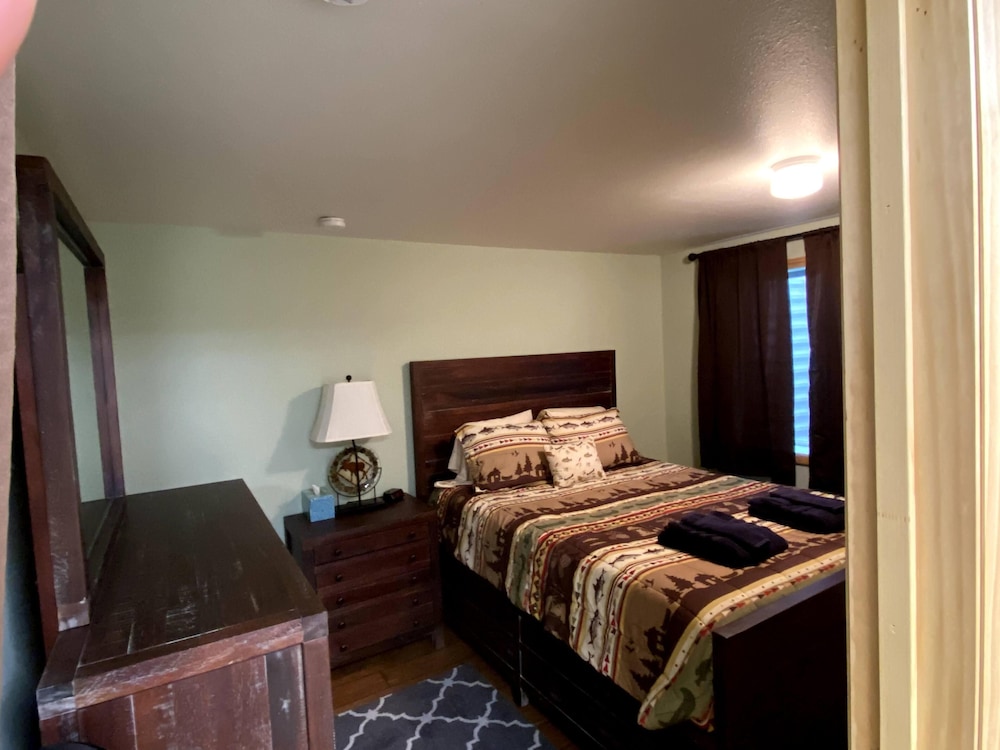 Big Sky Escape - West Yellowstone Townhome - West Yellowstone, MT