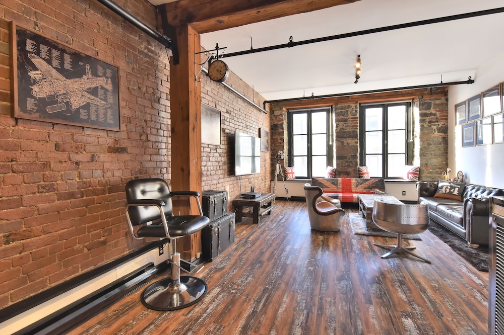 Unique & Charming 3br Loft - Heart Of Old Montreal - Montreal
