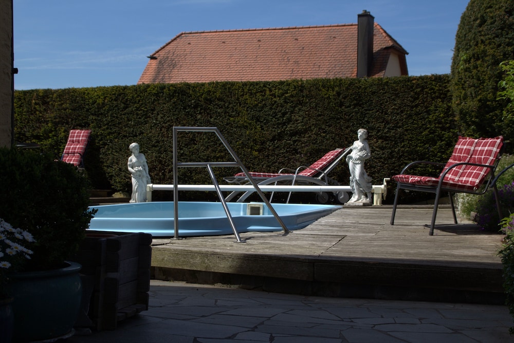 ローテンブルク・オプ・デア・タウバー近郊の夏のプールを持つロマンチックな古い家屋 - バイエルン