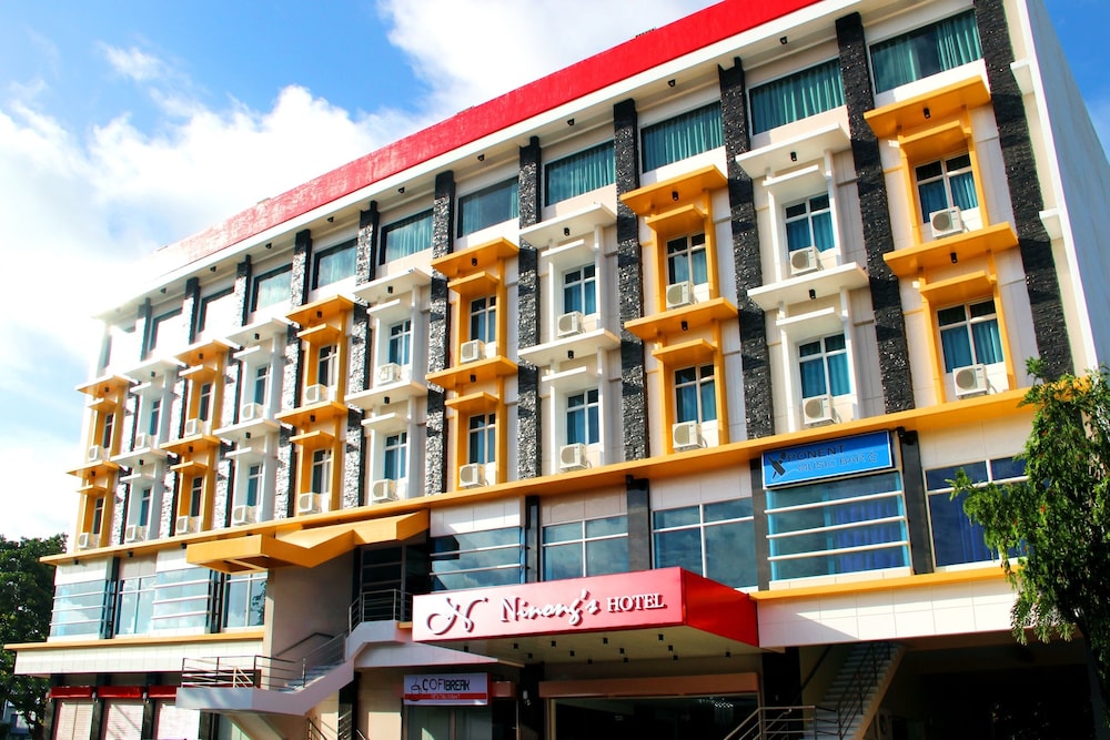 Ninong's Hotel - Legazpi City
