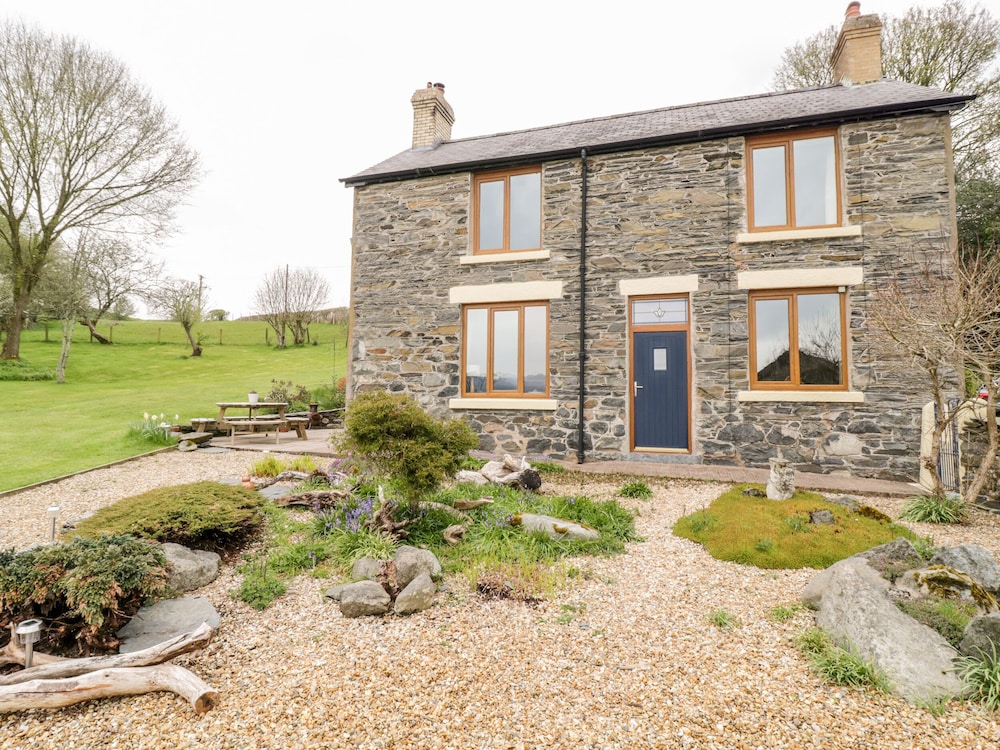 Groes Lwyd, Pet Friendly, Character Holiday Cottage In Pencoed - North Wales