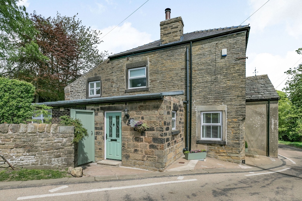 St. John's Cottage, Family Friendly, With Open Fire In Penistone - Derbyshire