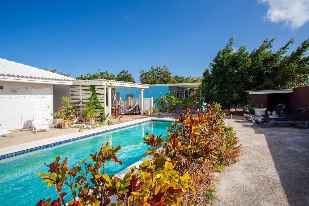 Tropical Breeze Apartments - Curaçao