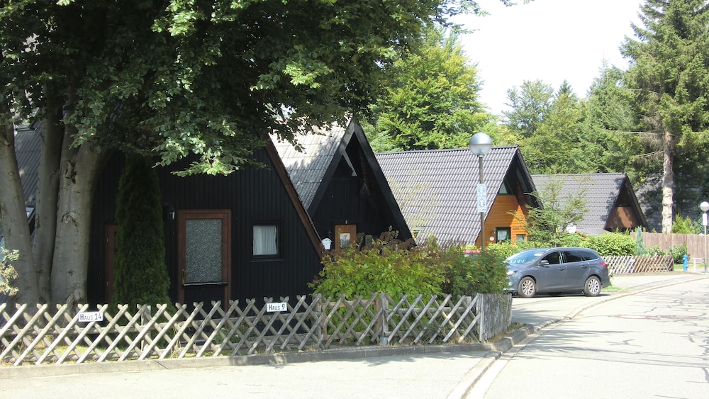 Ferienhaus Kamin - Zwei Schlafzimmer Resort, Schläft 4 - Harz