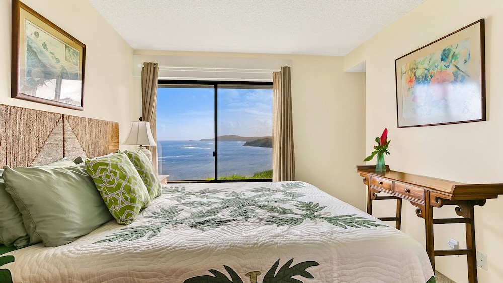 Hosted By Parrish Kauai Sealodge E3-sweeping Oceanfront View & Walk To Beach! - Anini Beach, HI