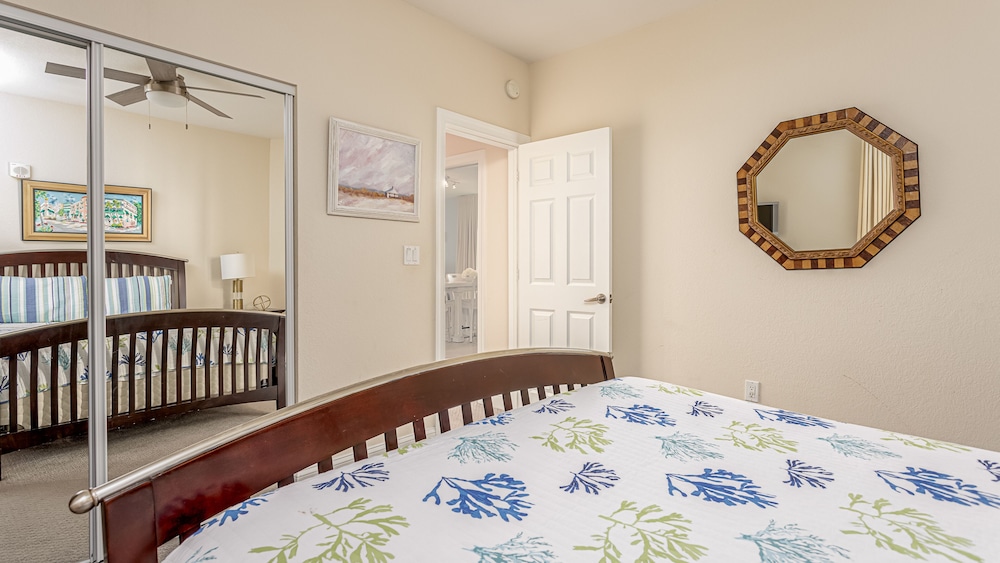Spacious,  Open Layout Floor To Ceiling With A Wrap Around Balcony - Ed1250 - Pensacola Beach, FL