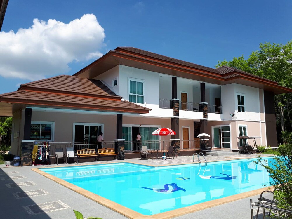 Pool House Lanska - Thung Song District