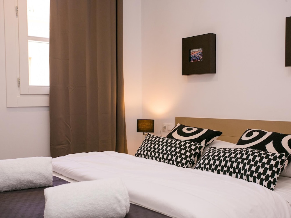 Apartamento De Dos Dormitorios - Cornellà de Llobregat