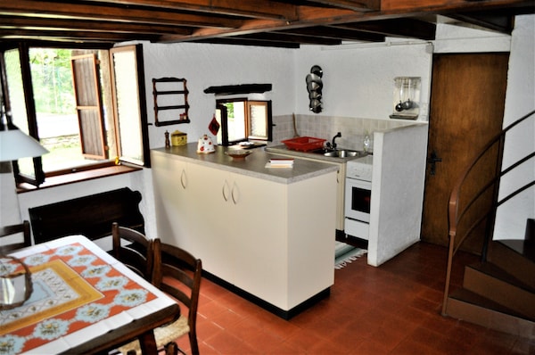Typical, Romantic, Organic Tessiner Cottage With Pool For Your Family & Dogs - Lugano