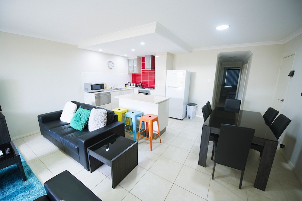 Unit Close To Airport, Hospital, Shops And Transport - Free Wifi - Netflix - Stan - Apple Tv - Hospital - Swan Valley - Perth Hills - Fifo - Shops - Train - Airport - Australia