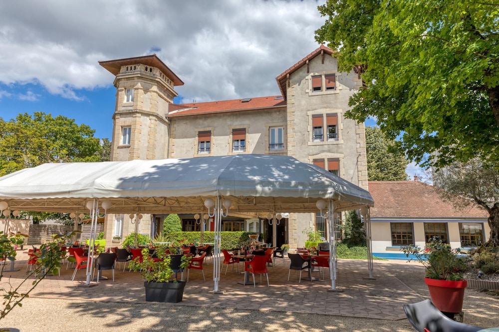 Logis Hôtel La Commanderie De Champarey - Saint-Chef