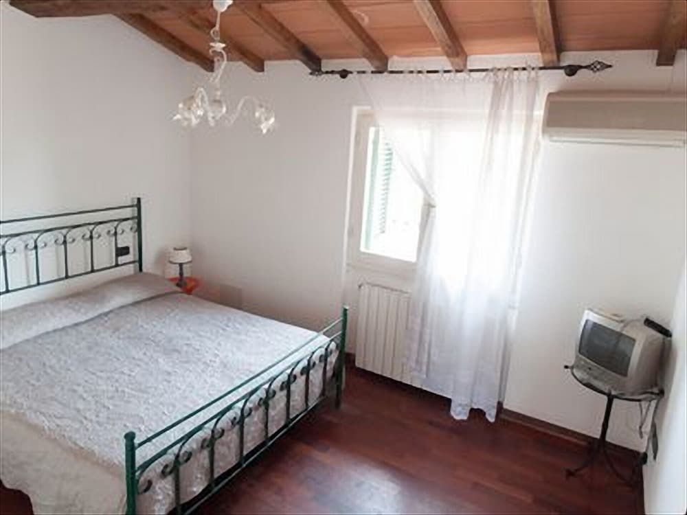 Romantica Villa : Giardino, Bbq, Wi Fi,  Aria Condizionata, Smart Tv Full Hd 43" - Forte dei Marmi