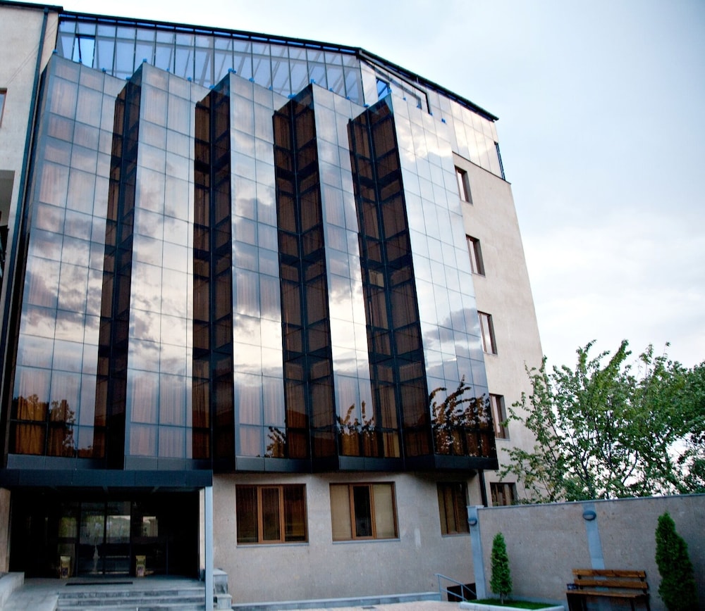 Regineh Hotel - Armenia