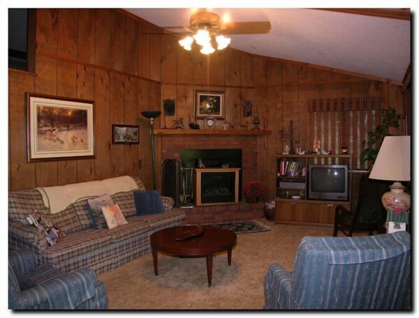 Cozy 2 Bedroom Perched At 3600', Great View, Paved Access, Garage, Wifi - Sylva, NC