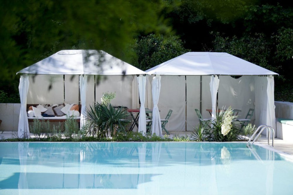 Suite In Historic Villa Immersed In A Beautiful Green Park With A Swimming Pool. - Emilia-Romagna