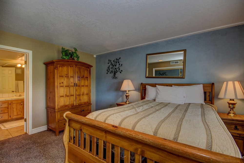 Las Palmas Family Resort 1602 | Clean | Economical | Bottom Level | Fast Wifi - Utah