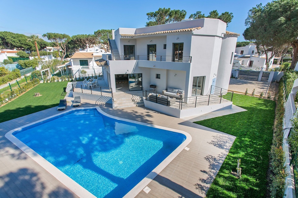 Amazing Light And Spacious 4 Bed Villa With Private Heated Salt Water Pool - Vilamoura