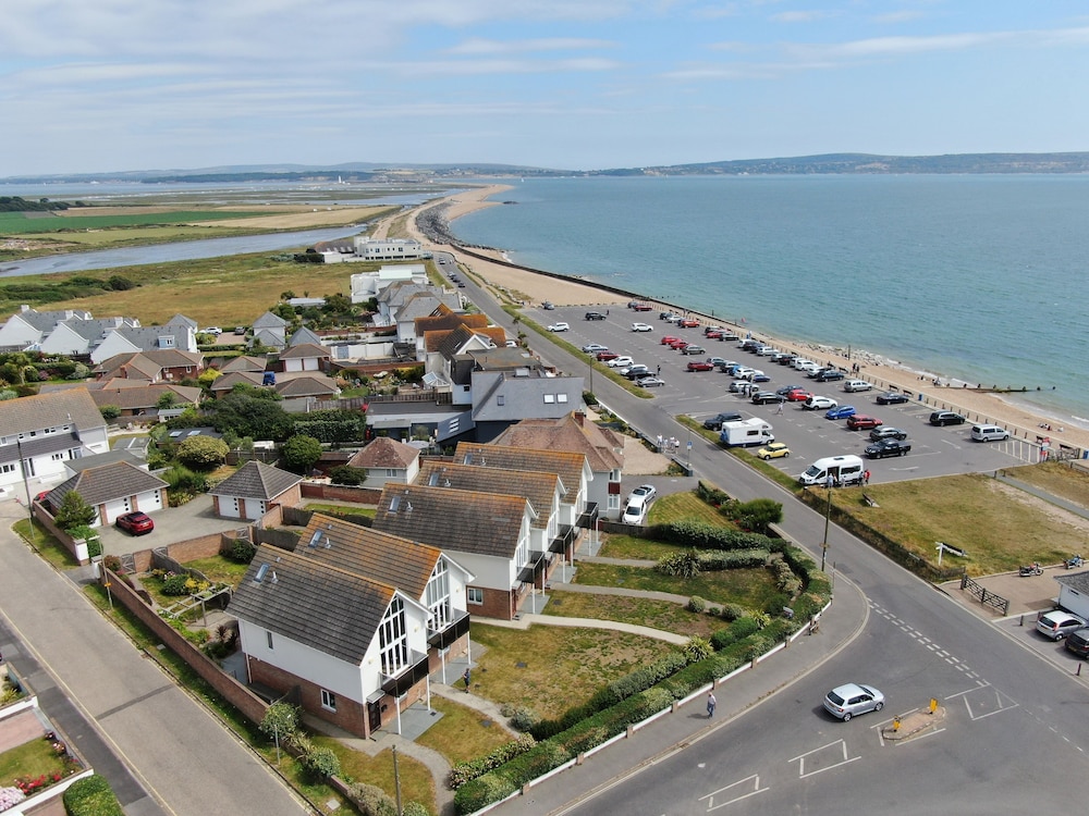 Views Of The Sea And Isle Of White, Luxury House, Private Garden - Milford on Sea
