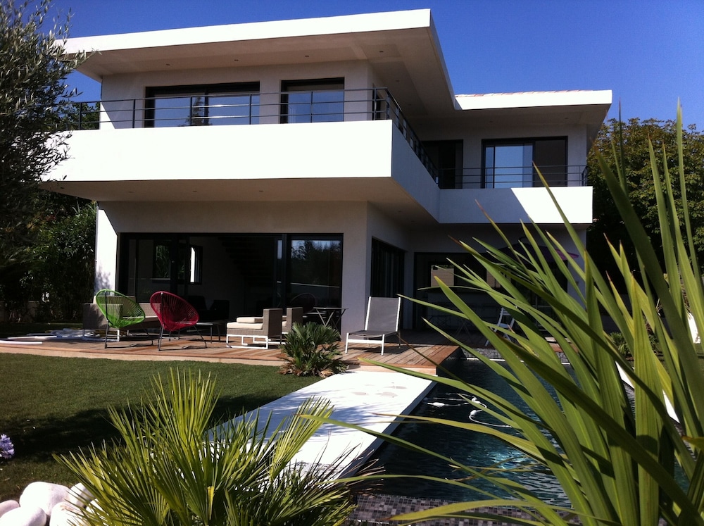 Herrliche Neue Und Moderne Villa Mit Swimmingpool - La Ciotat